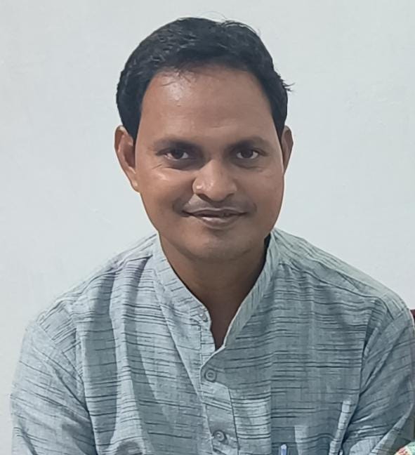 श्री.ऋषीश्वर पारबता पोवतूजी औरासे ग्रामपंचायत अधिकारी